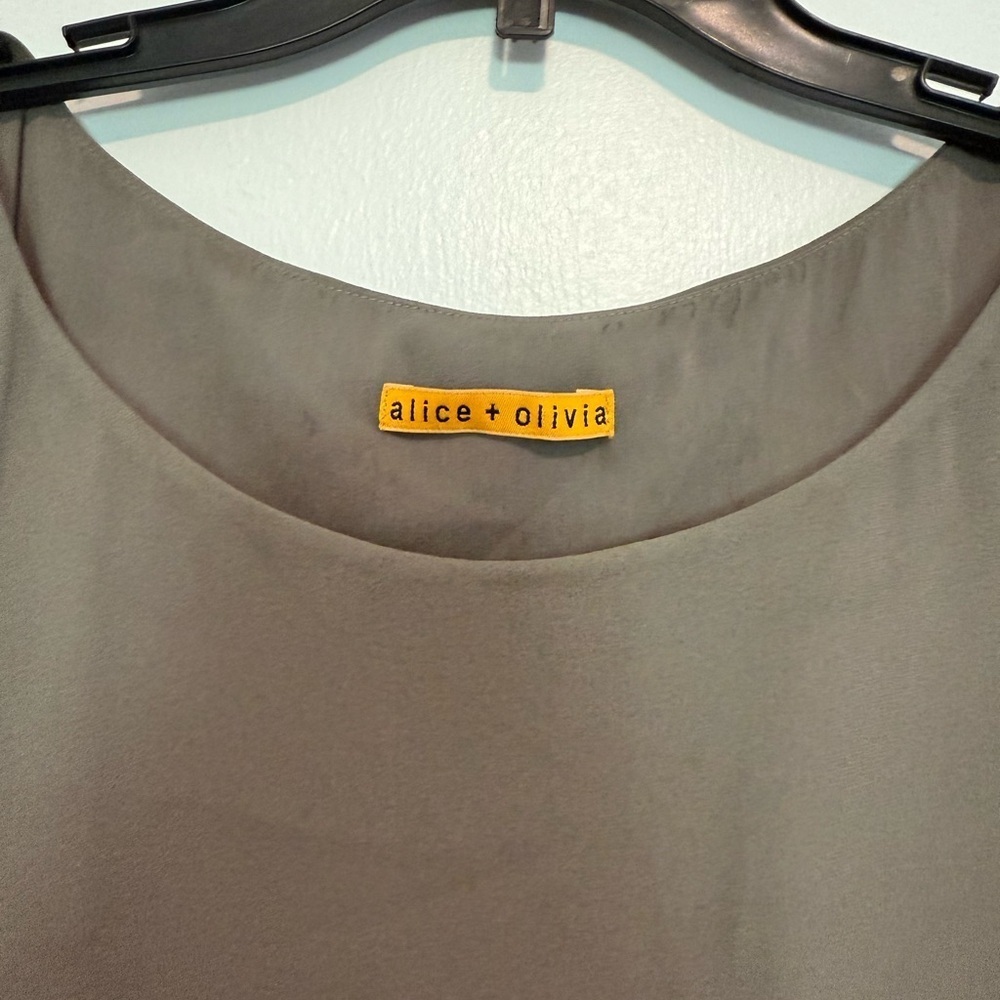 ALICE & OLIVIA Coloblock Flutter Sleeve Blouson Mini Dress (Chest-36'') - Picture 2 of 5